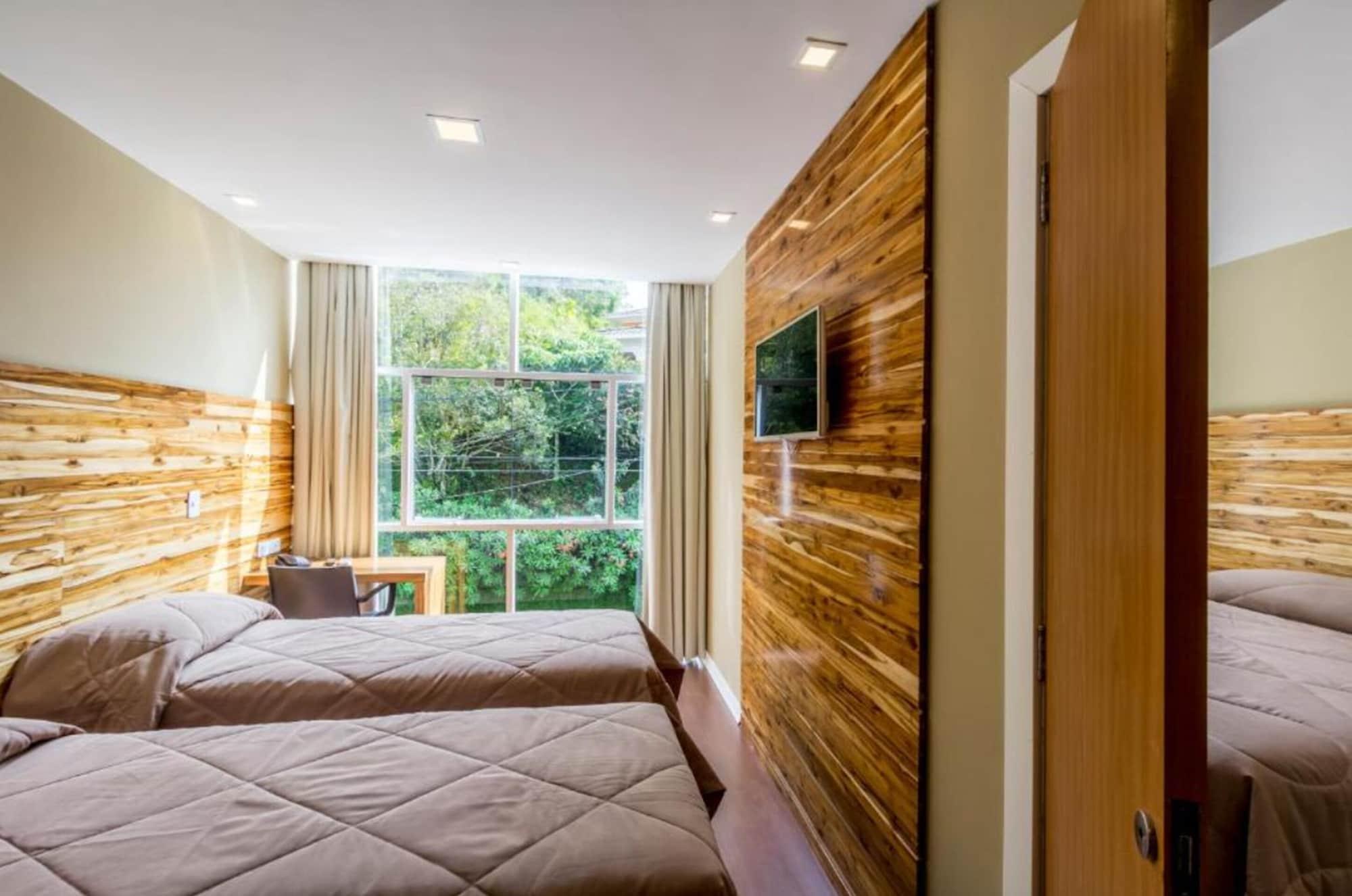 Hotel Petropolis Inn エクステリア 写真