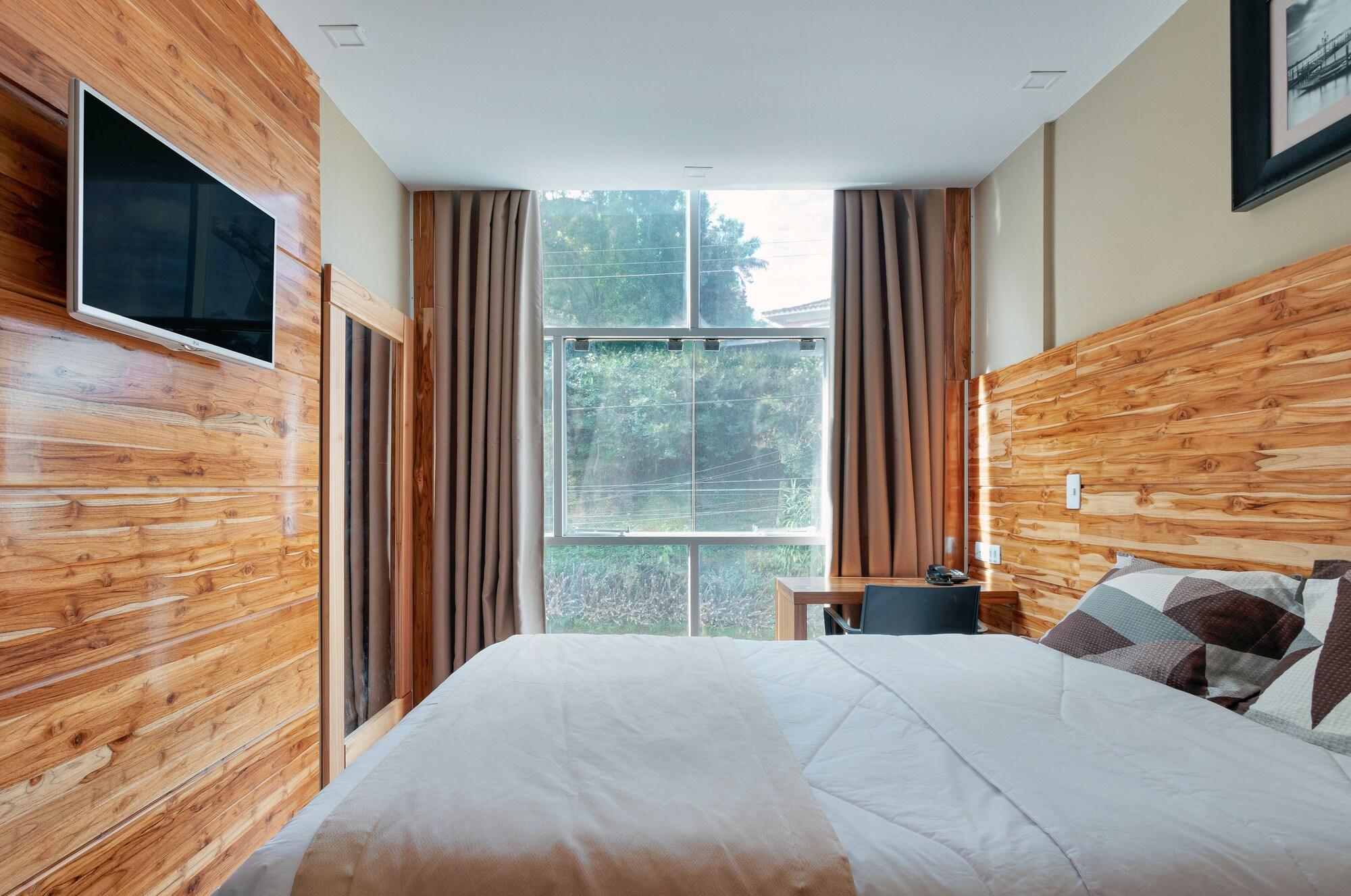Hotel Petropolis Inn エクステリア 写真
